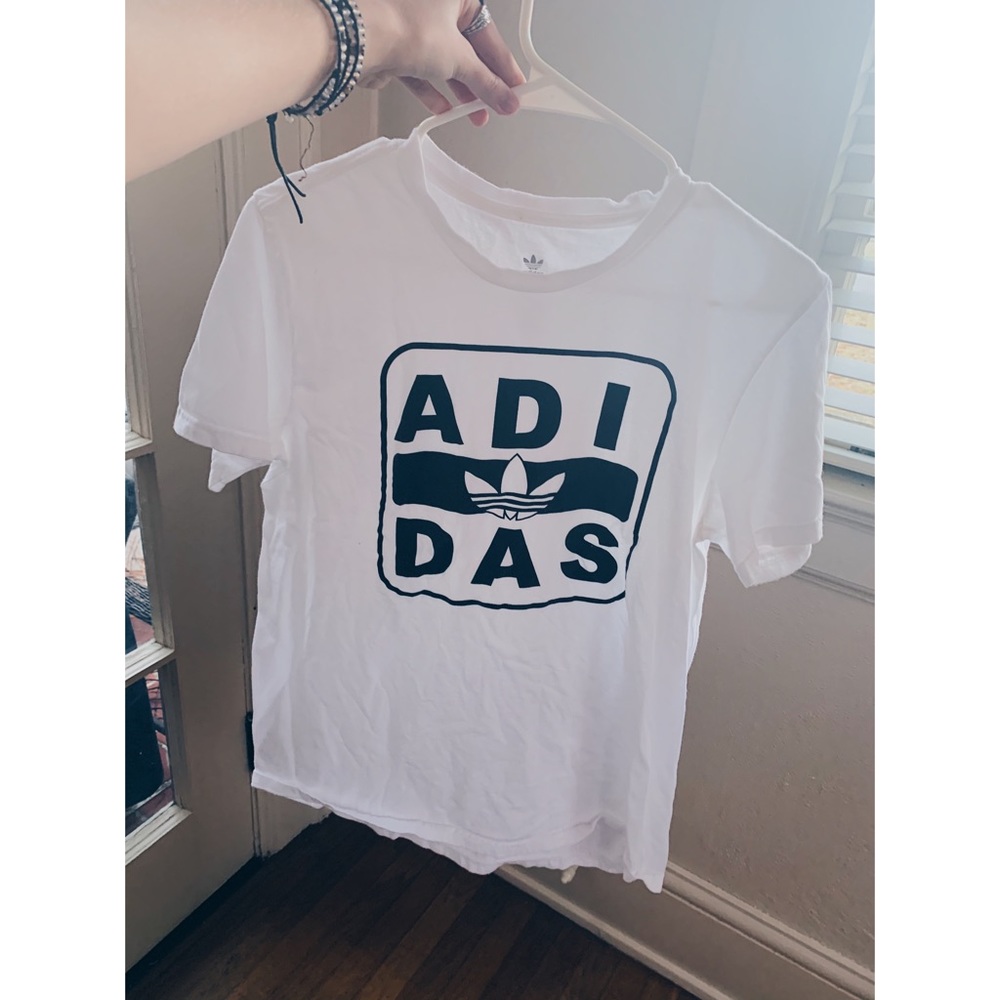 VINTAGE ADIDAS TSHIRT// SIZE M